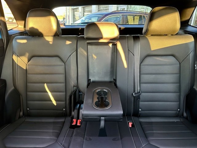 Certified 2025 Volkswagen Atlas Cross Sport SEL R-Line image 19