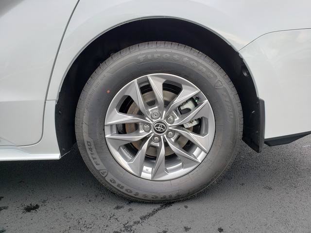 New 2026 Toyota Sienna XLE FWD image 20