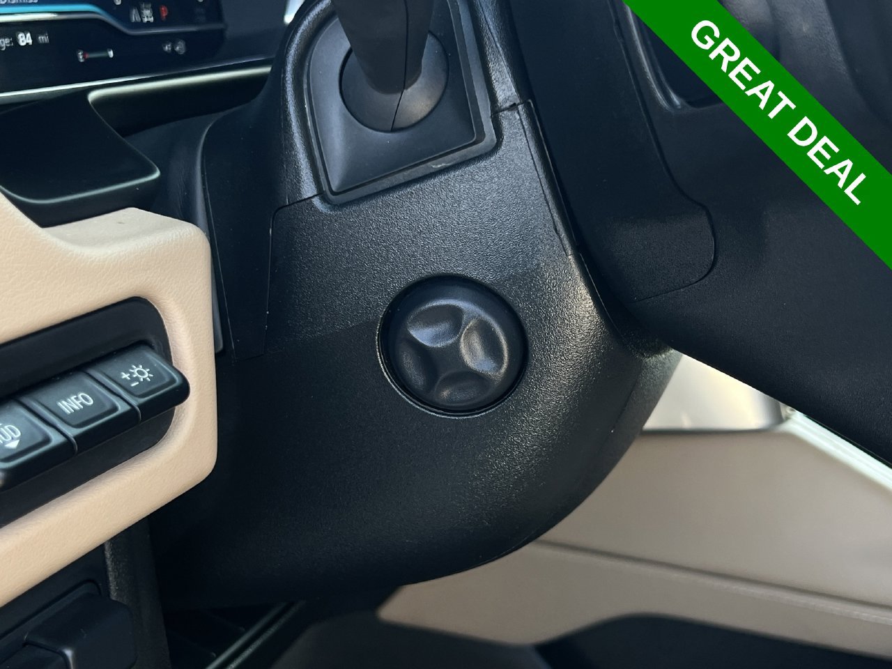 Used 2024 Chevrolet Tahoe Premier AWD/4WD image 17