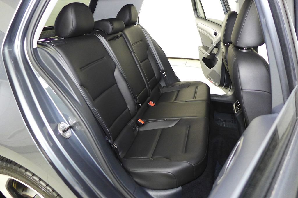 Used 2017 Volkswagen Golf S image 20