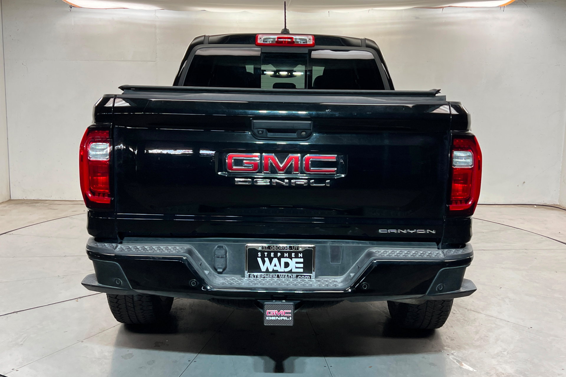 Used 2023 GMC Canyon Denali AWD/4WD image 5