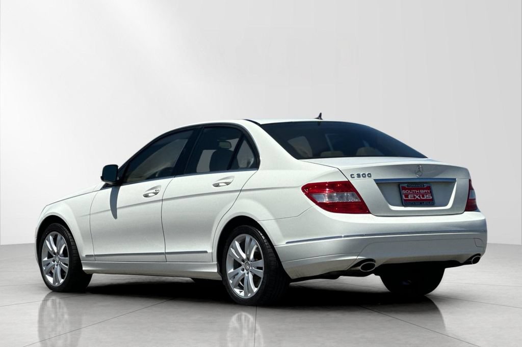 Used 2008 Mercedes-Benz C 300 Sedan image 4