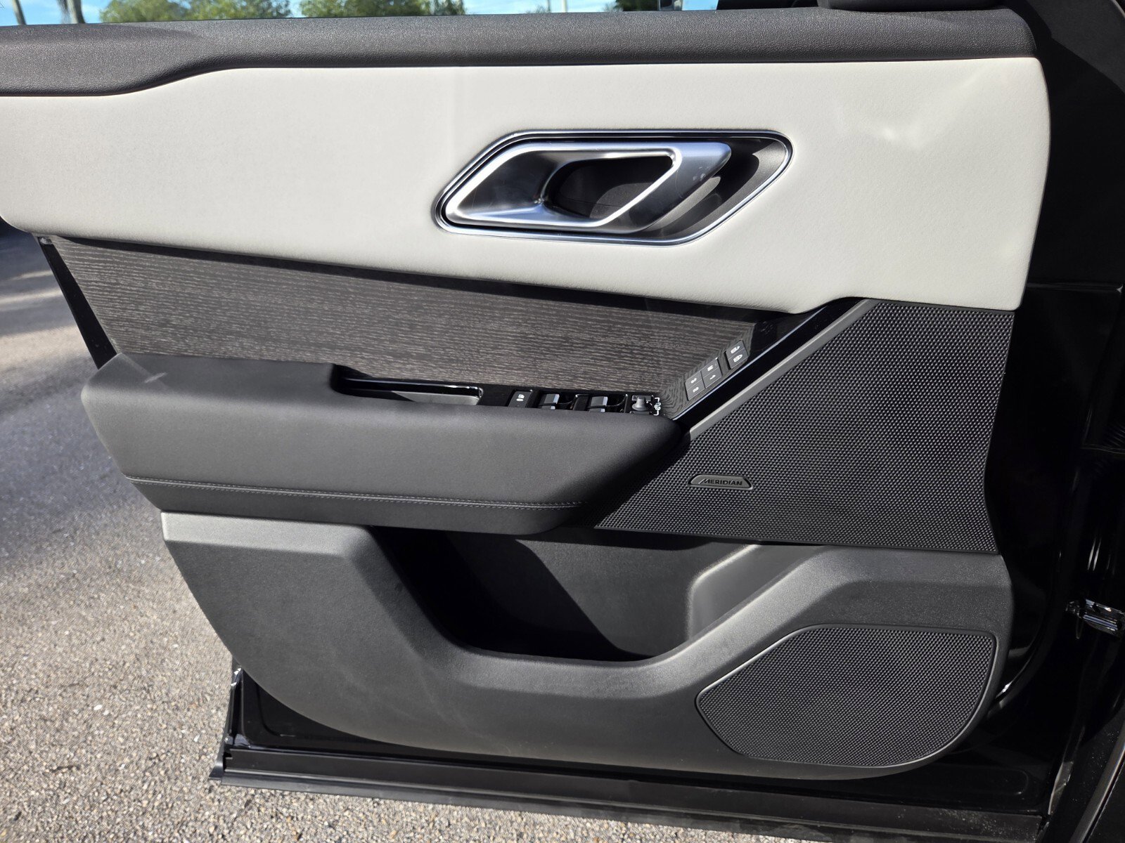 New 2026 Land Rover Range Rover Velar S image 21