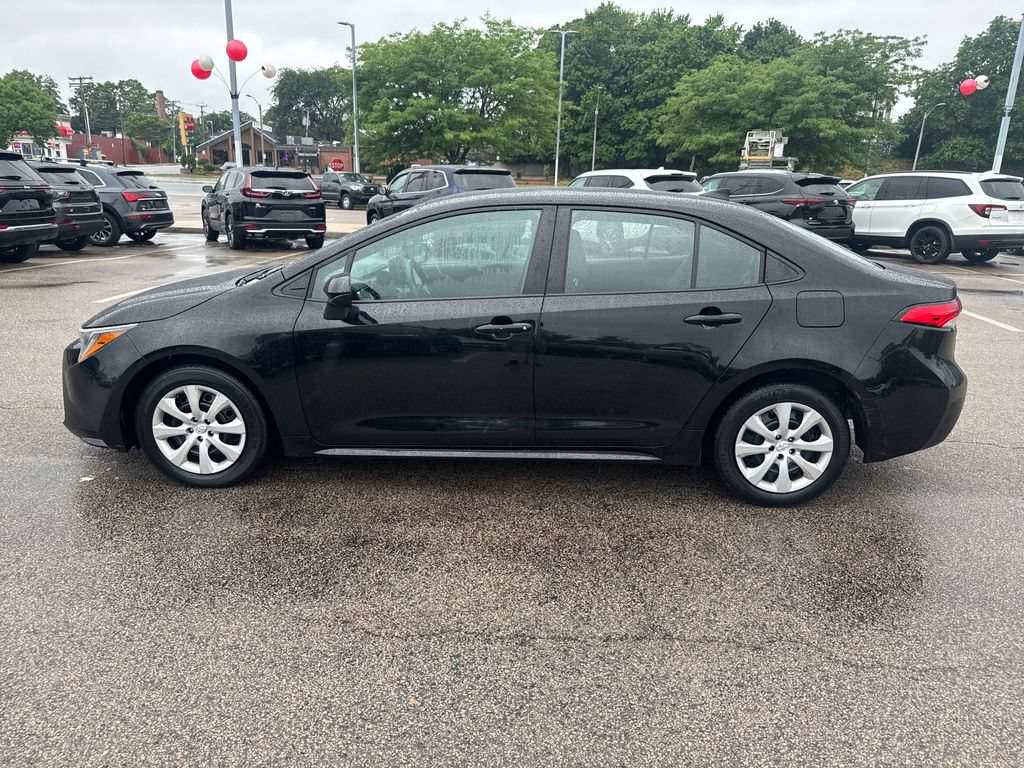Used 2024 Toyota Corolla LE FWD image 4
