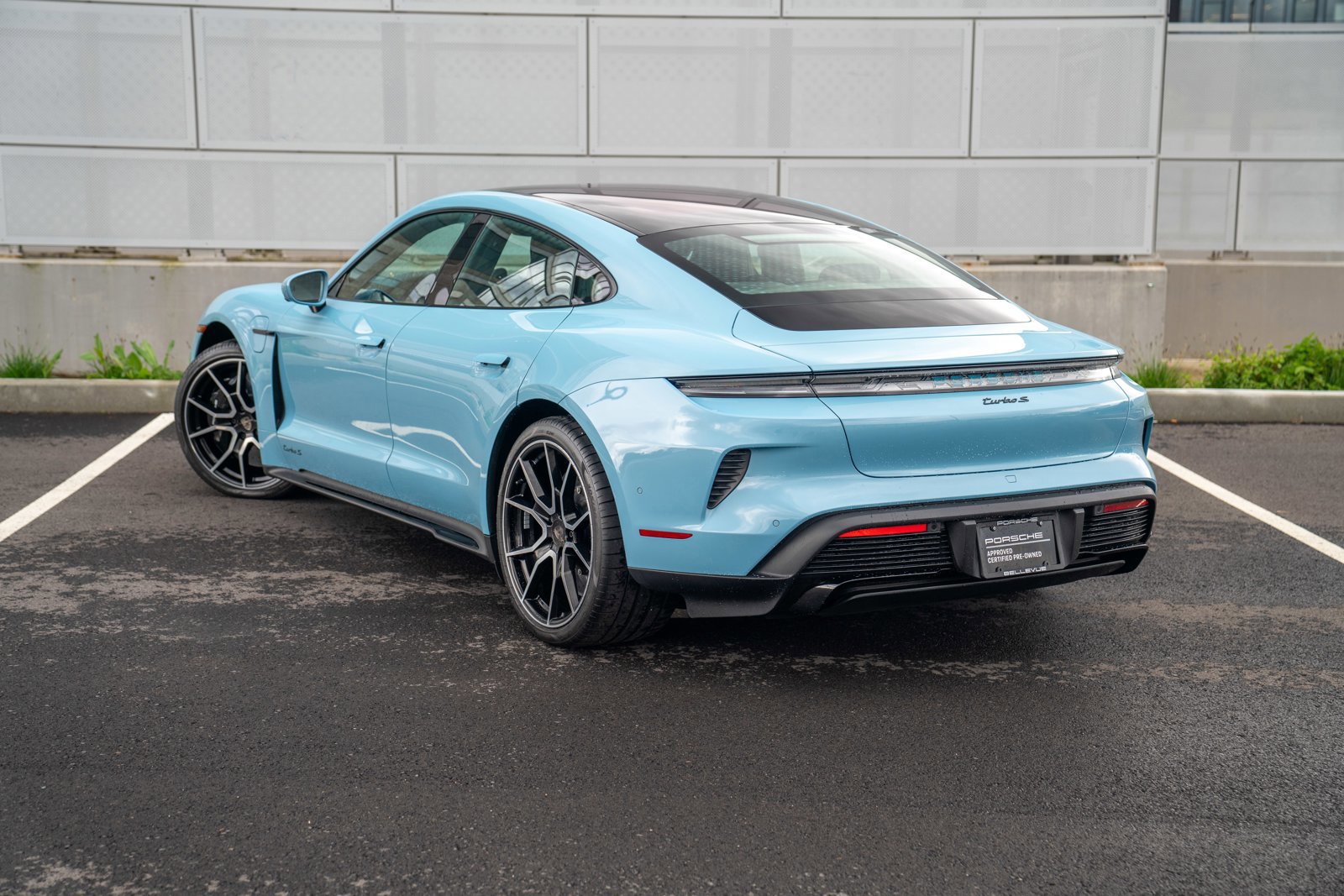 Certified 2025 Porsche Taycan Turbo image 3