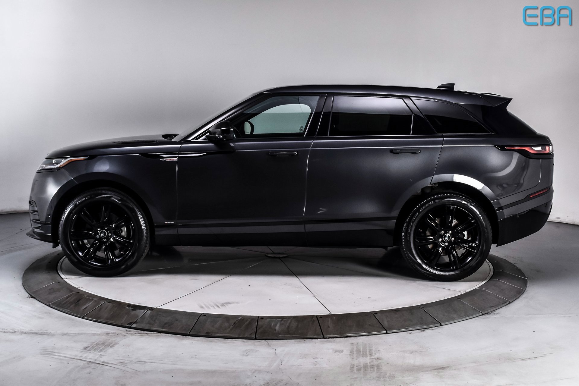 Used 2021 Land Rover Range Rover Velar R-Dynamic S image 3