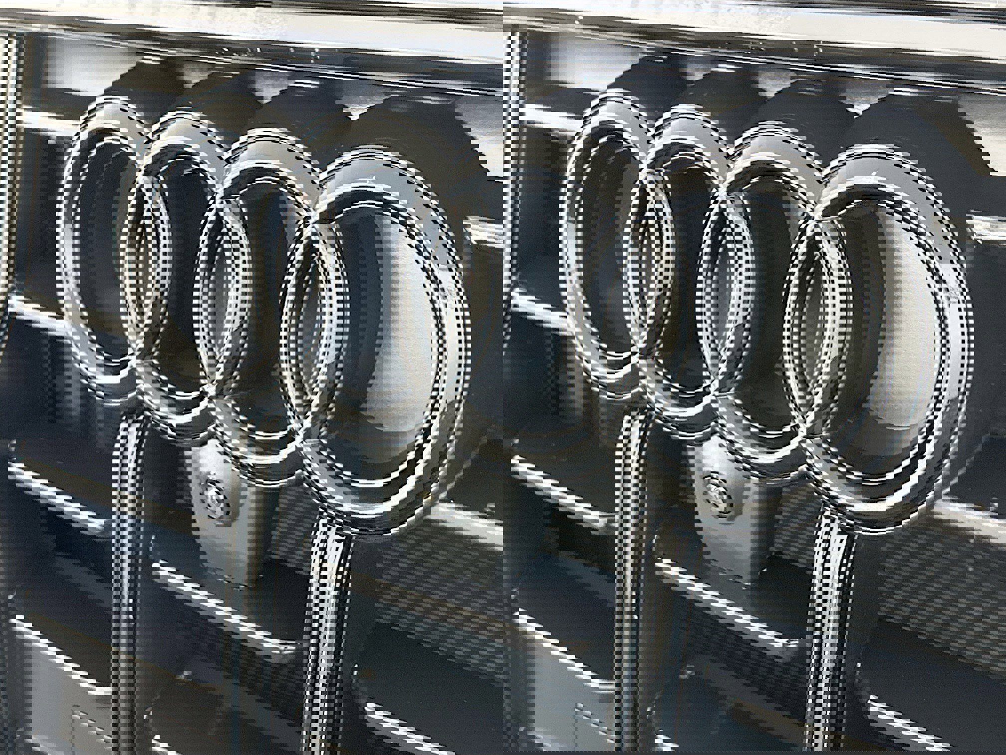 Used 2023 Audi SQ8 Premium Plus w/ Executive Package image 34