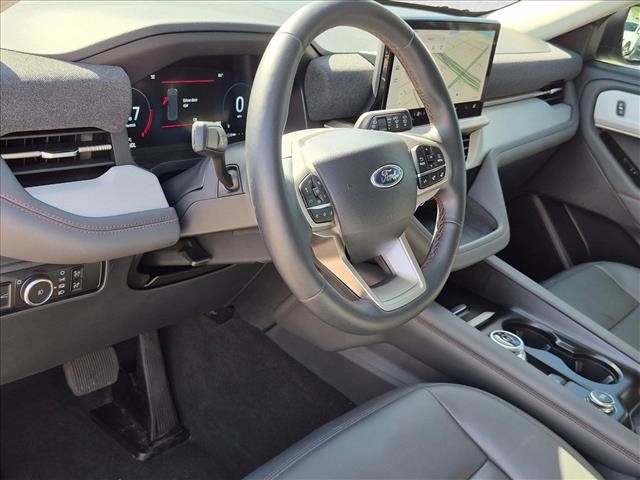 Used 2025 Ford Explorer Active w/ Active Comfort Package RWD image 9