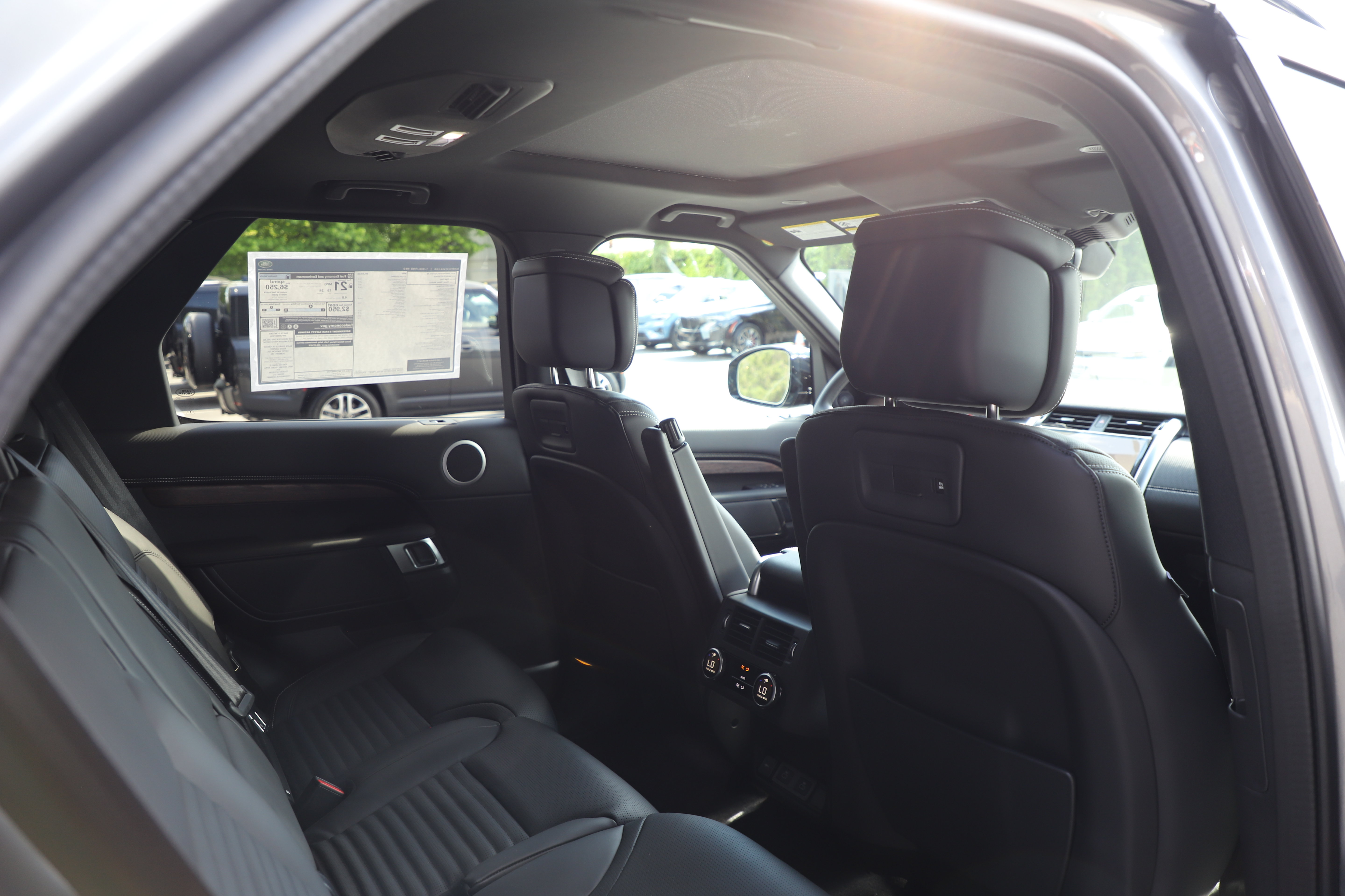 New 2026 Land Rover Discovery Dynamic SE AWD/4WD image 11