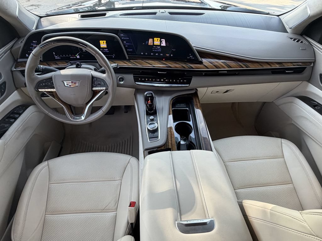 Used 2023 Cadillac Escalade Premium Luxury Platinum RWD image 9