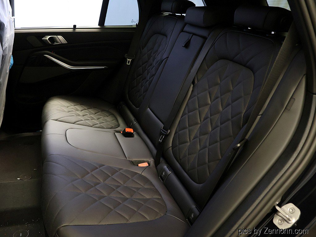 New 2026 BMW X5 xDrive40i w/ M Sport Package AWD/4WD image 12