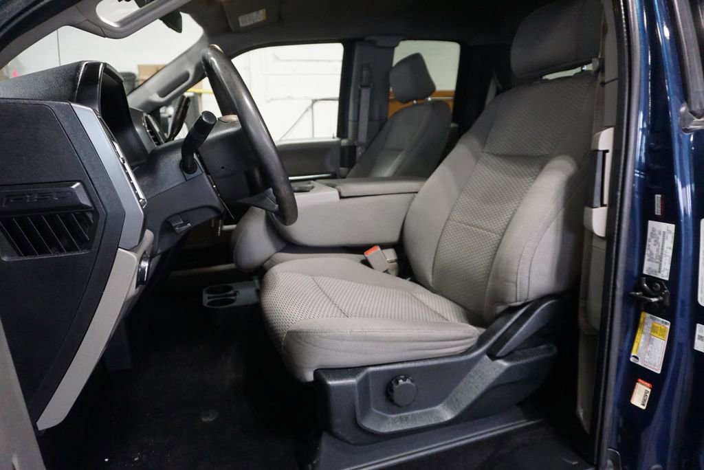 Used 2016 Ford F150 XLT image 12