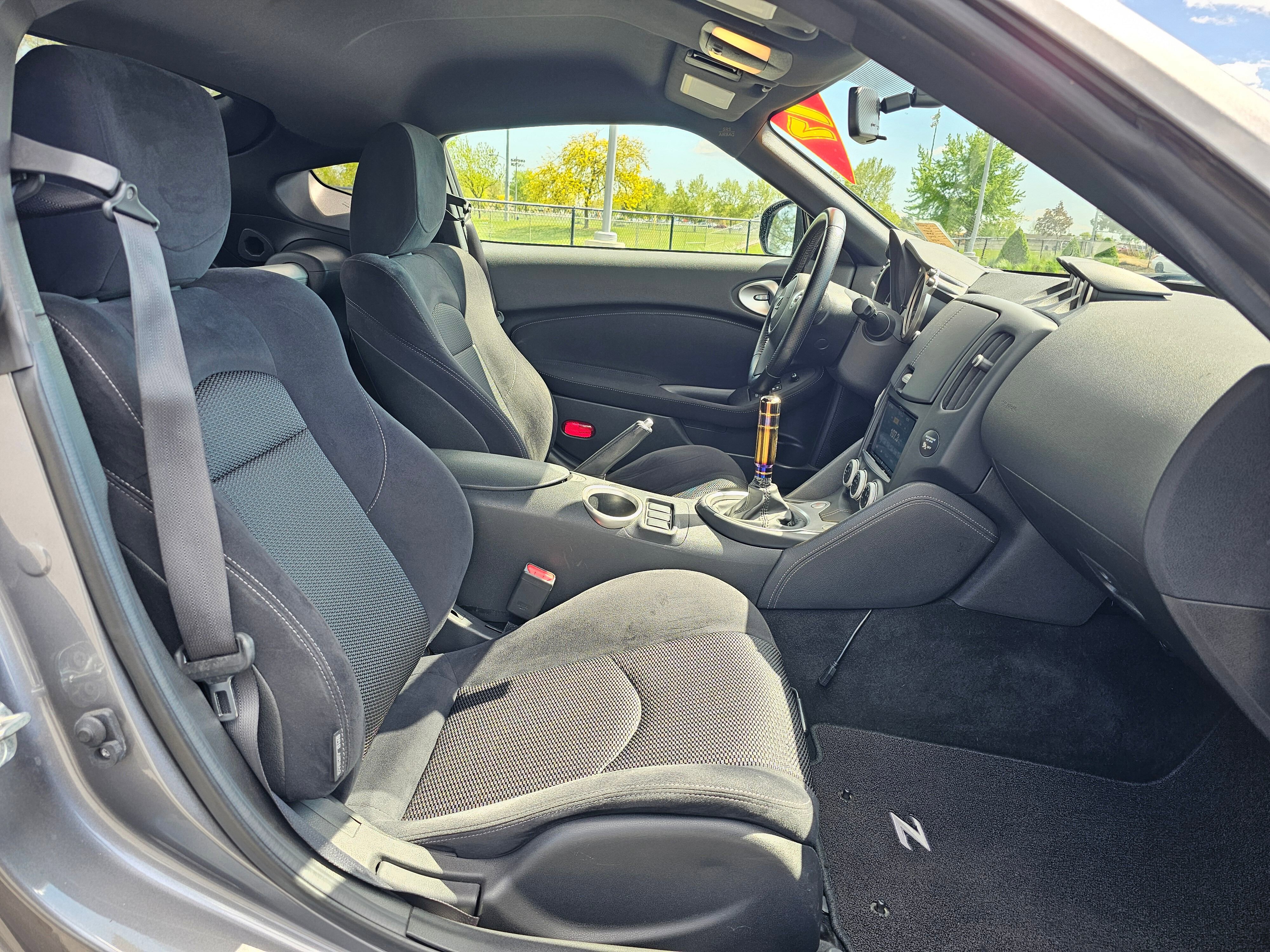 Used 2017 Nissan 370Z Coupe RWD image 10