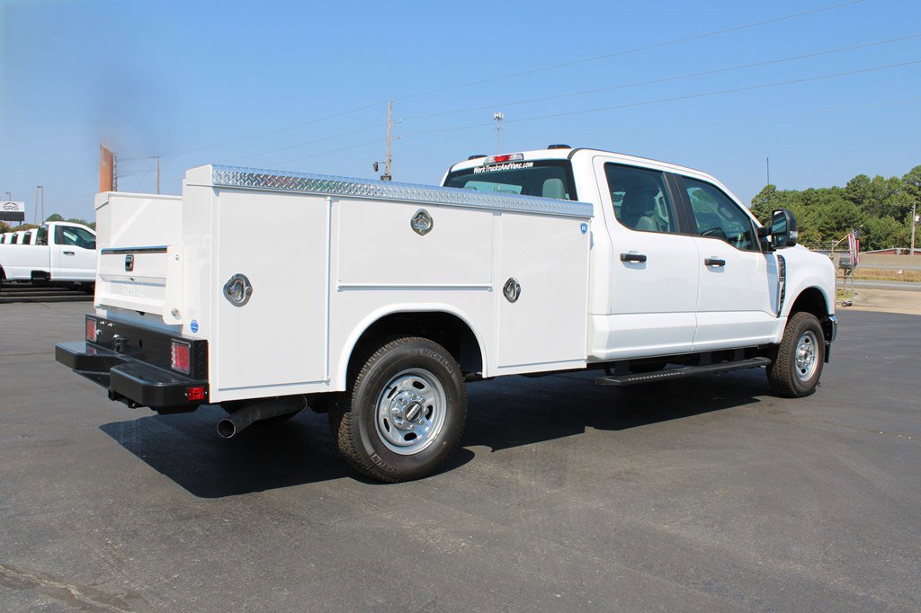 Used 2024 Ford F250 XL w/ XL Chrome Package image 5