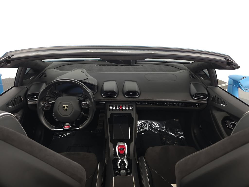 Used 2022 Lamborghini Huracan EVO RWD image 34