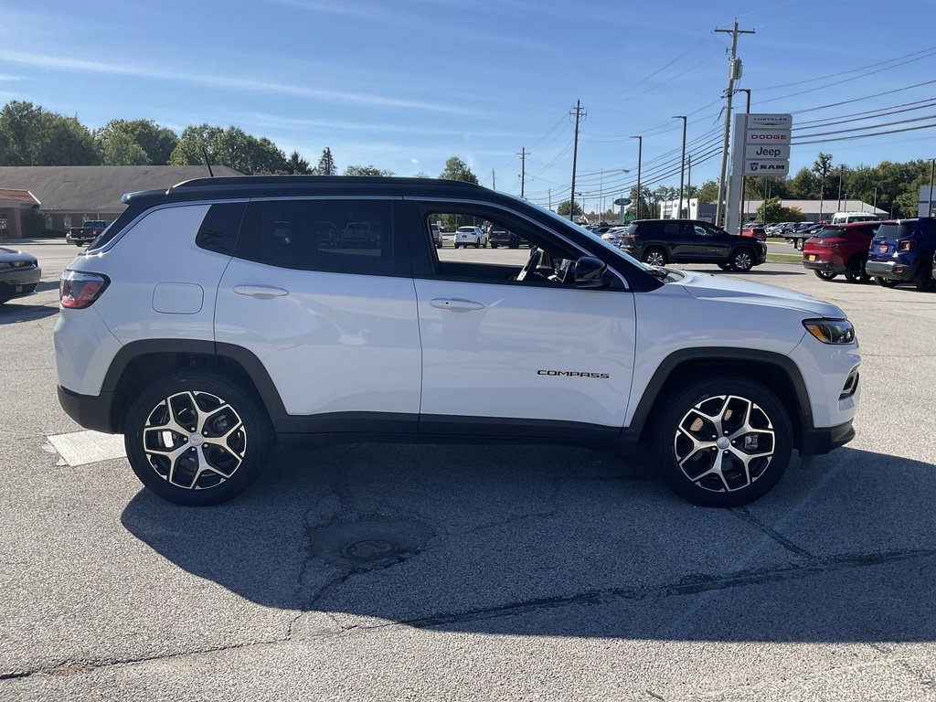 Used 2024 Jeep Compass Limited image 4