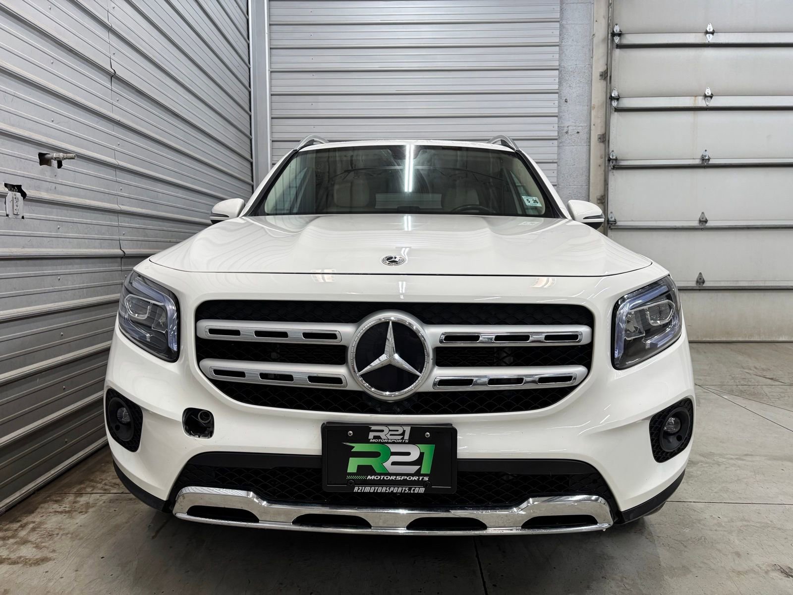 Used 2021 Mercedes-Benz GLB 250 4MATIC image 2