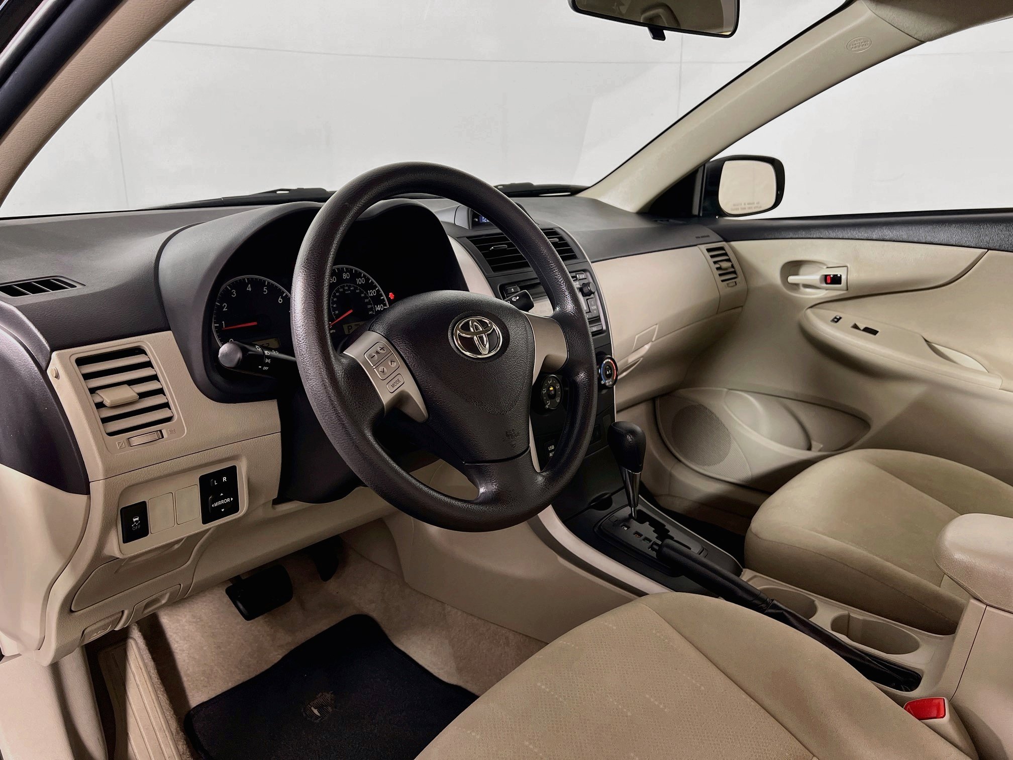 Used 2013 Toyota Corolla L FWD image 9