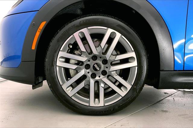 Certified 2025 MINI Cooper 2-Door Hardtop image 8