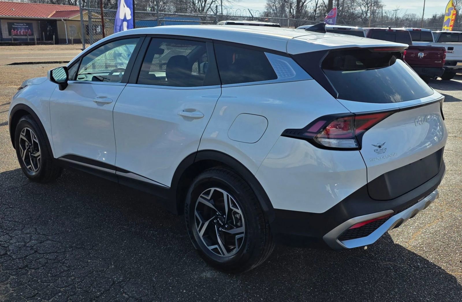 Used 2024 Kia Sportage LX image 5