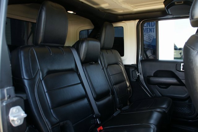 Used 2018 Jeep Wrangler Unlimited Sahara image 29