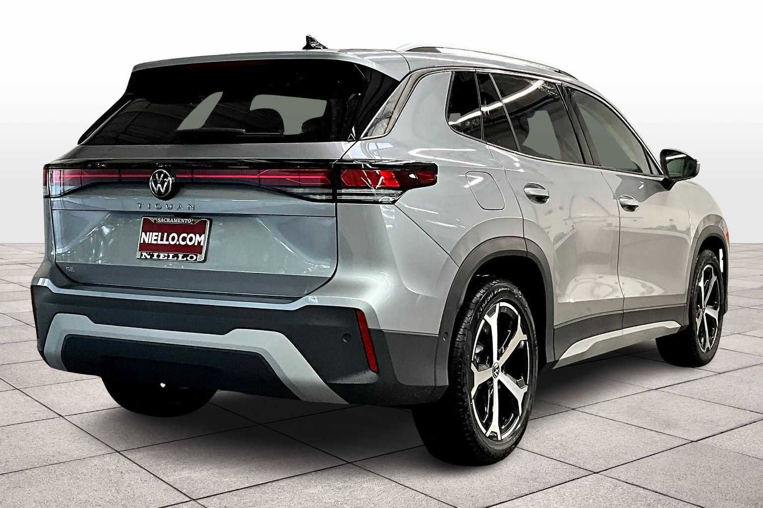 New 2026 Volkswagen Tiguan SE image 4