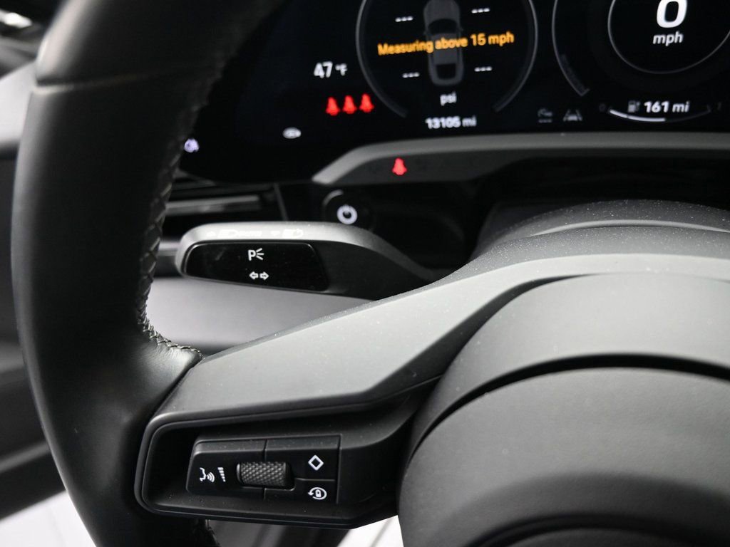 Used 2022 Porsche Taycan image 17