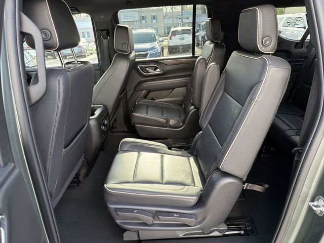 Used 2023 Chevrolet Suburban Premier AWD/4WD image 24