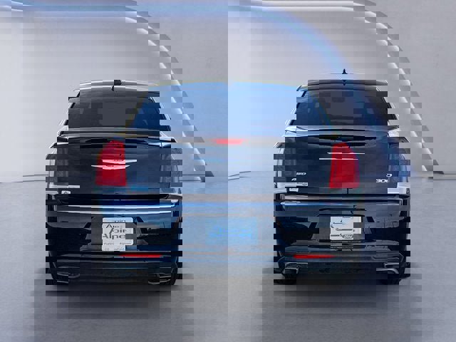 Used 2018 Chrysler 300 Limited image 4