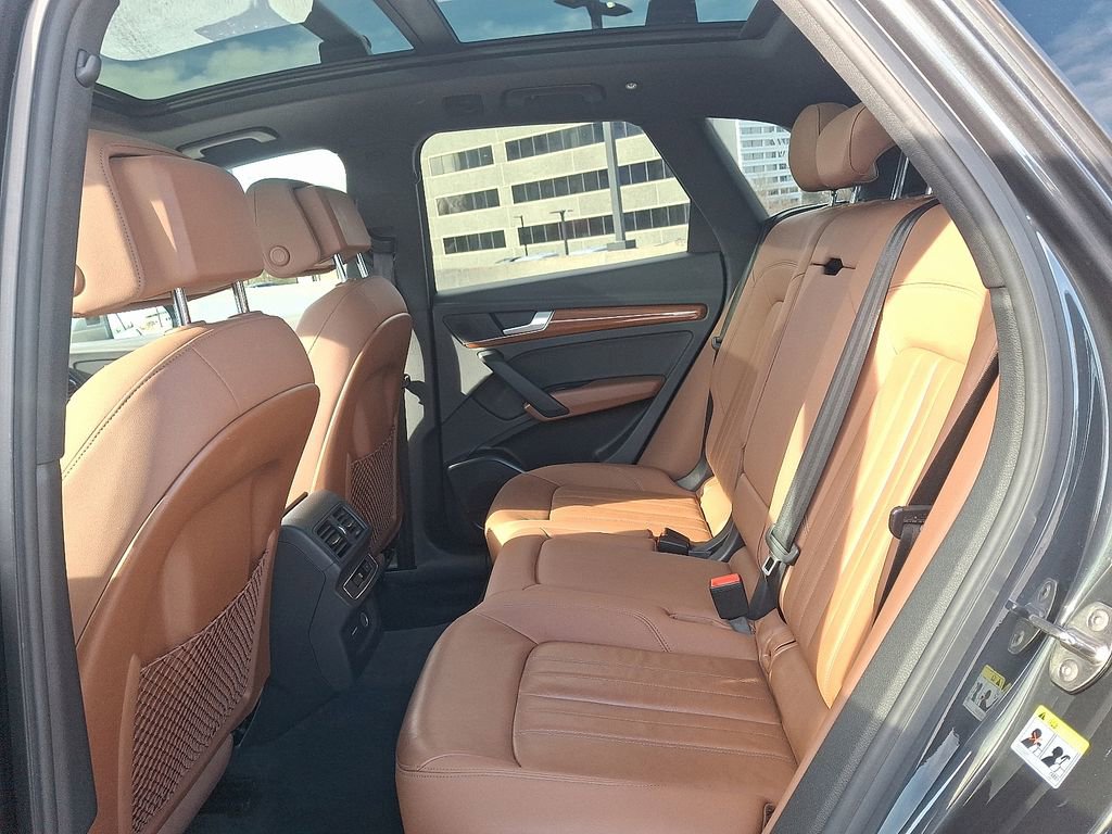 Used 2021 Audi Q5 2.0T Premium w/ Convenience Package image 12
