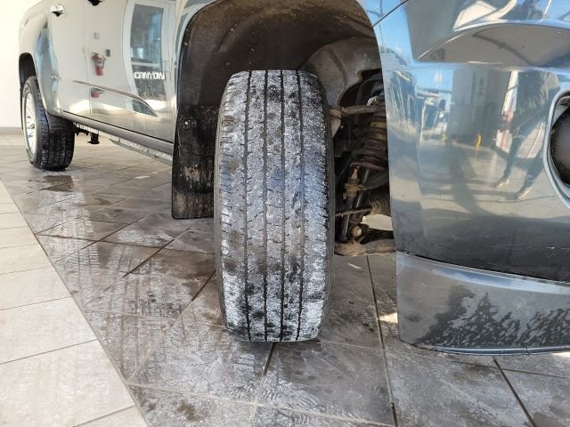 Used 2017 GMC Canyon SLT w/ Driver Alert Package image 28