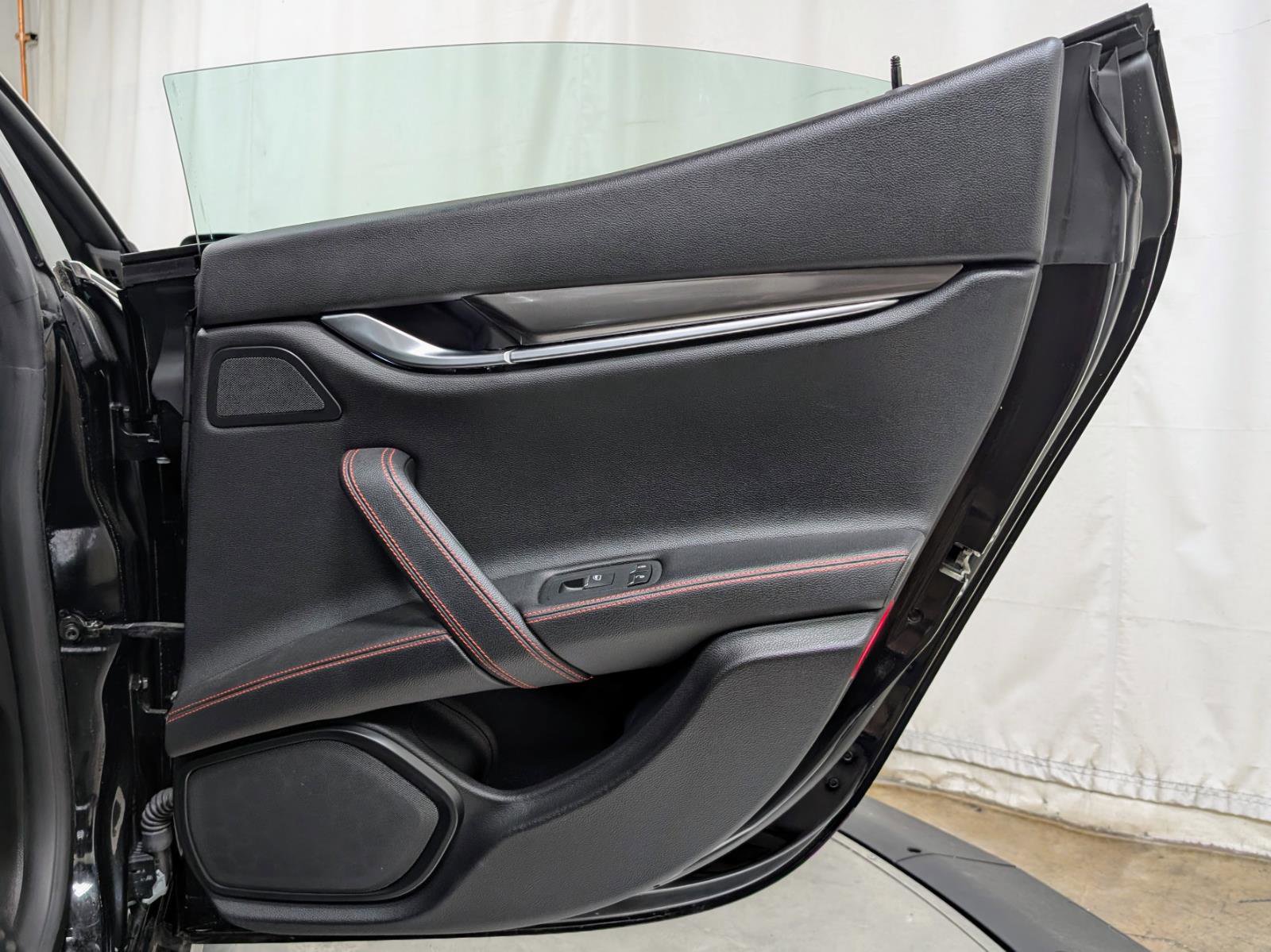 Used 2021 Maserati Ghibli RWD image 19