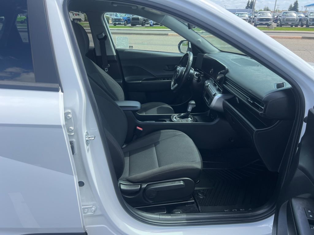 Used 2025 Hyundai Kona SEL AWD/4WD image 35