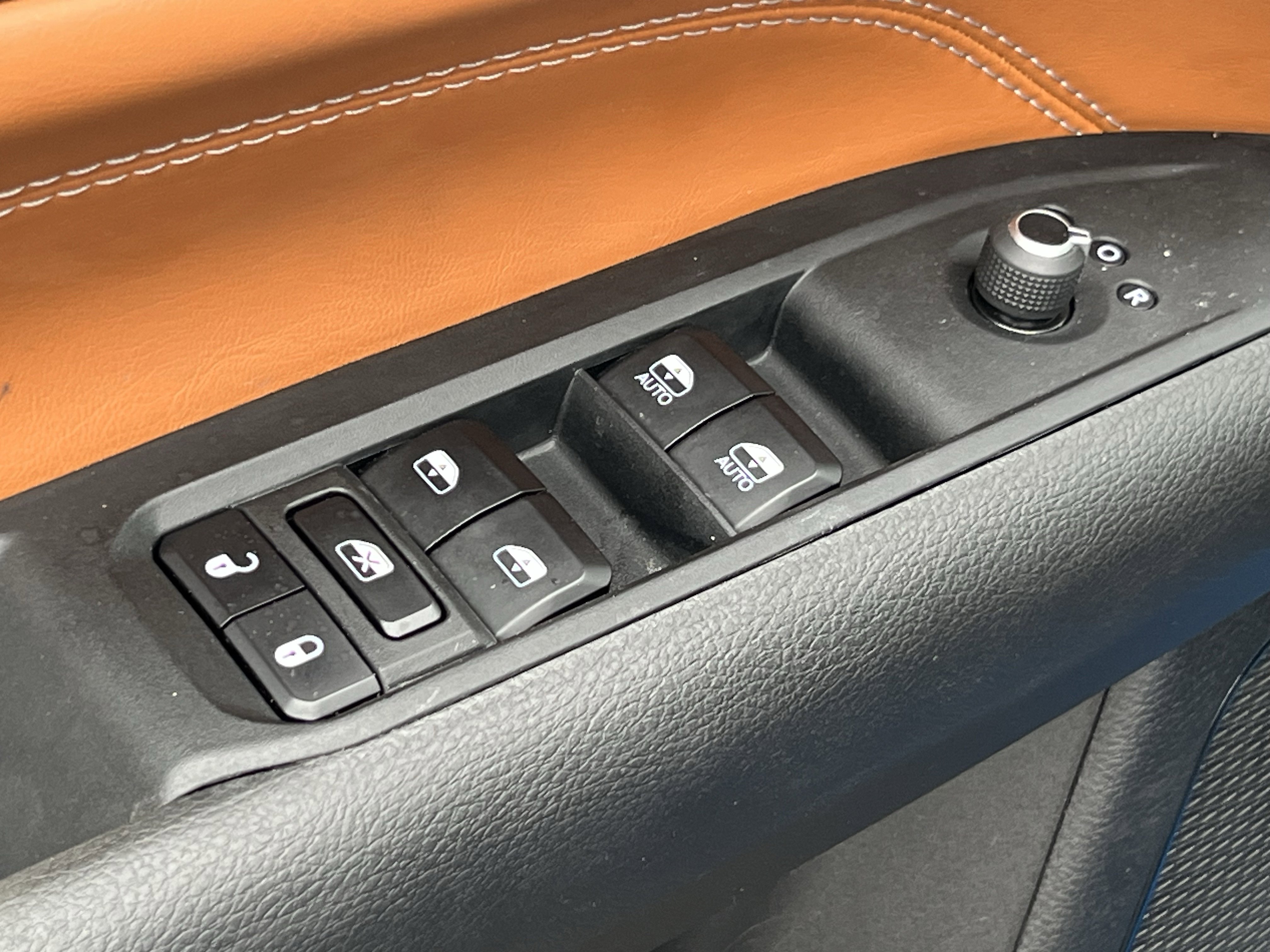 Used 2023 Jeep Compass Limited image 19