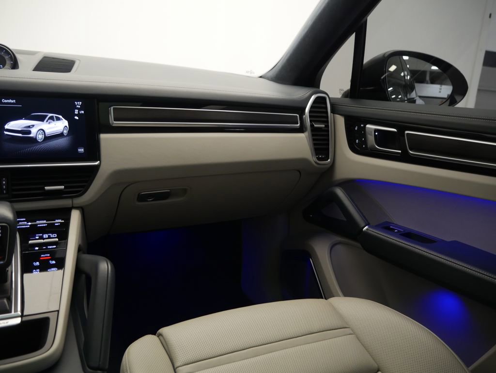 Certified 2023 Porsche Cayenne GTS AWD/4WD image 41