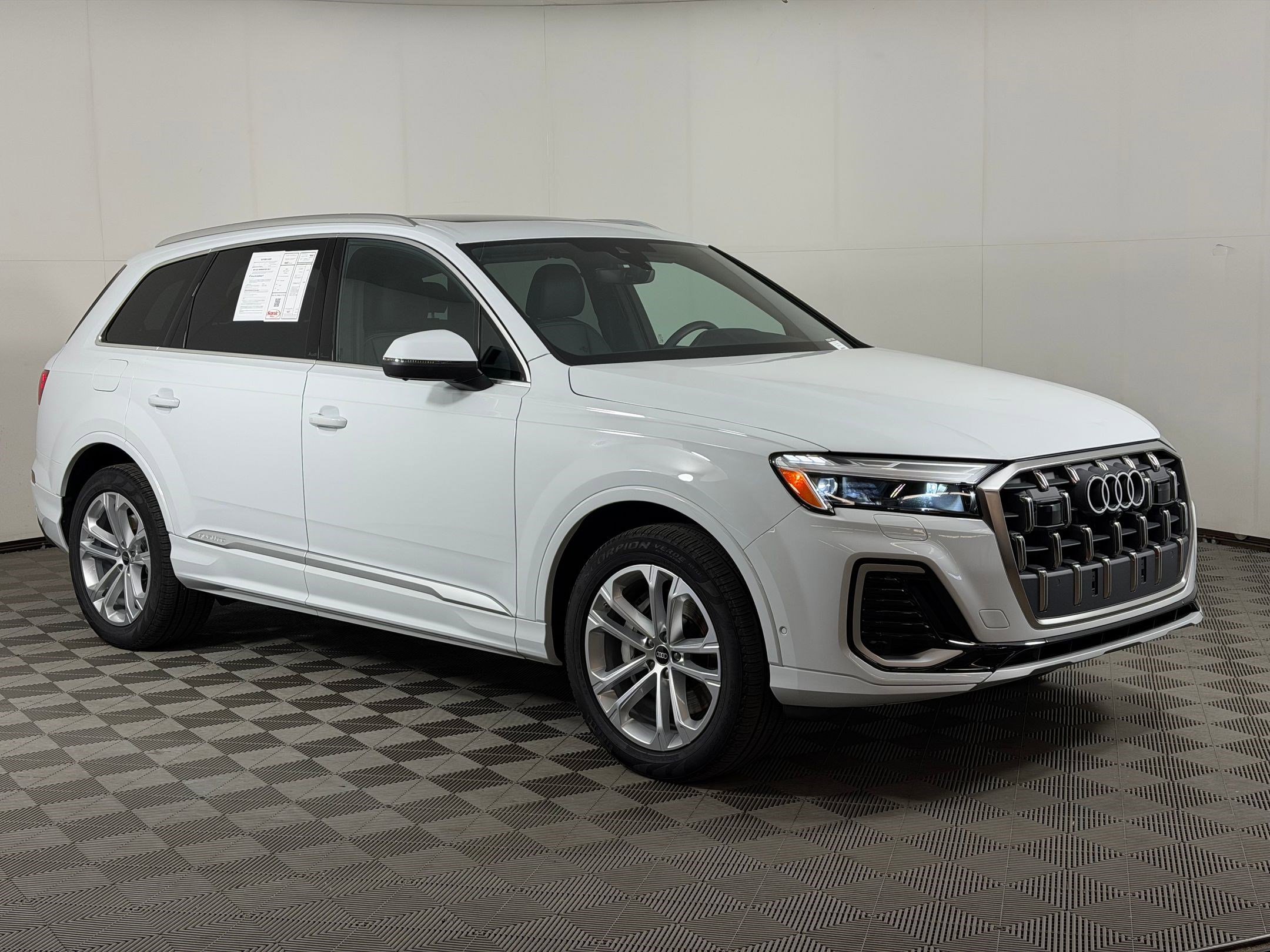 Used 2025 Audi Q7 2.0T Premium w/ Convenience Package AWD/4WD image 7