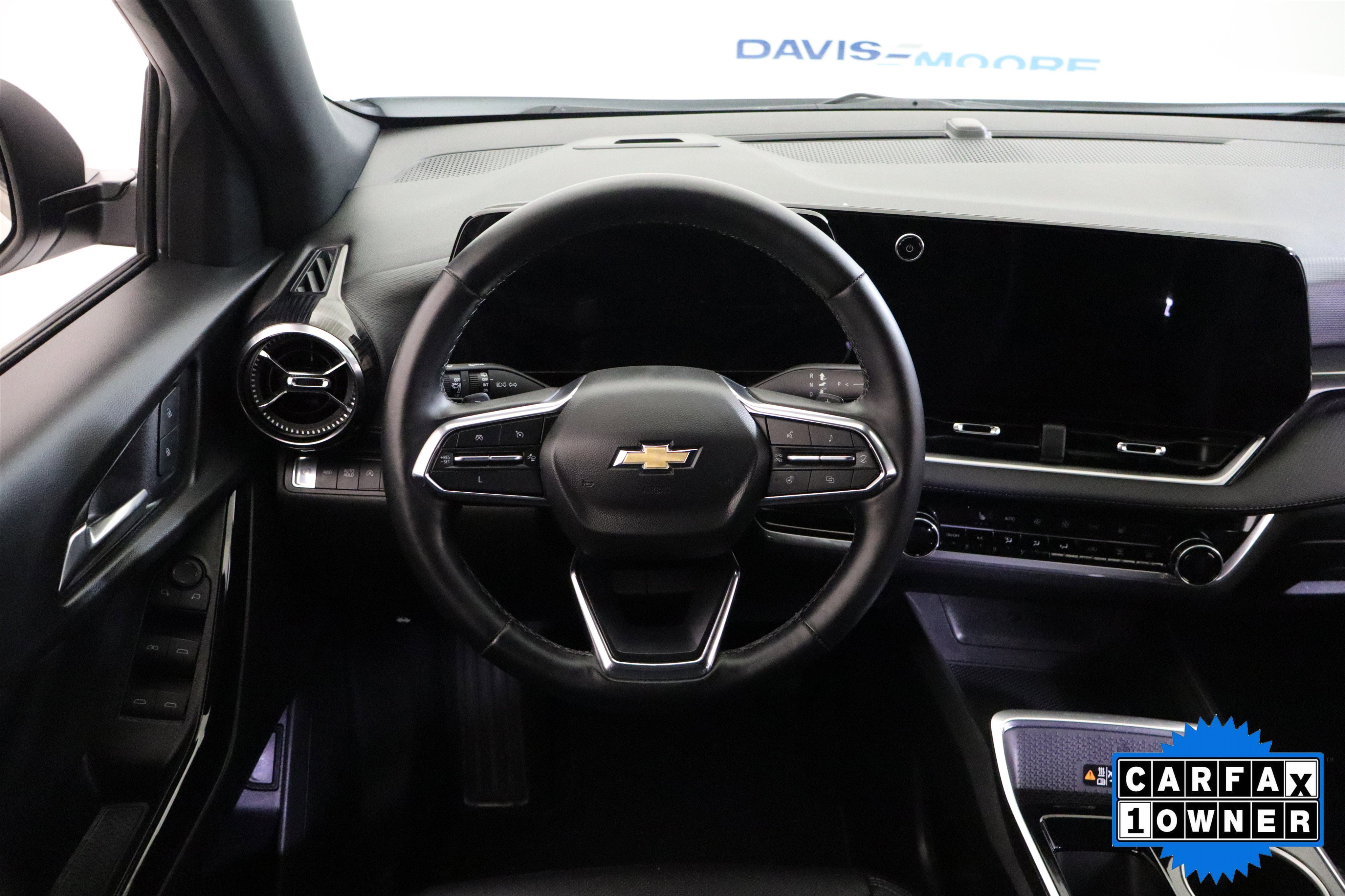 Used 2025 Chevrolet Equinox LT w/ Convenience Package II image 17