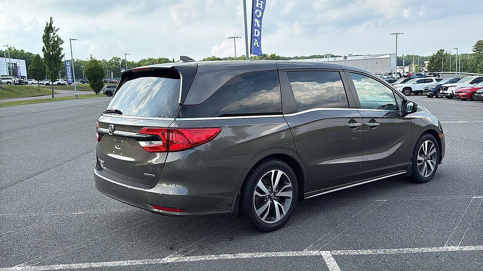 Used 2023 Honda Odyssey Touring image 5