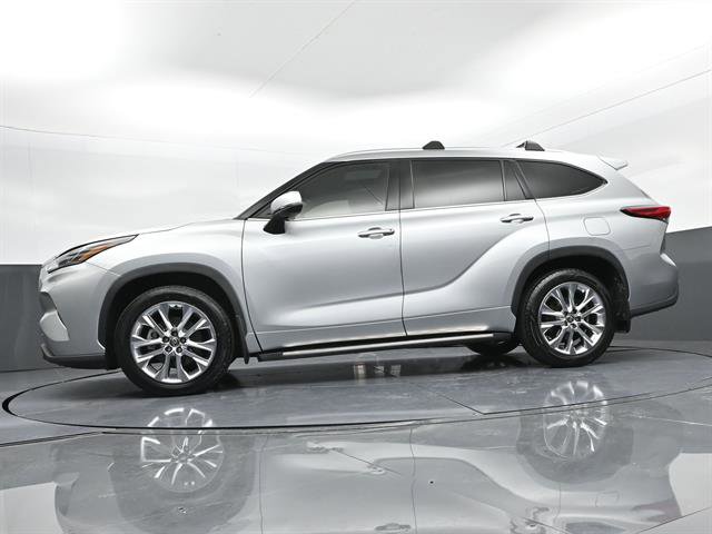 Used 2021 Toyota Highlander Limited FWD image 33