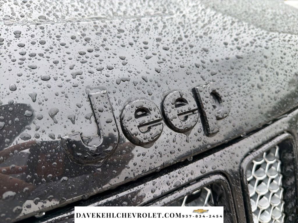 Used 2015 Jeep Grand Cherokee Altitude AWD/4WD image 32