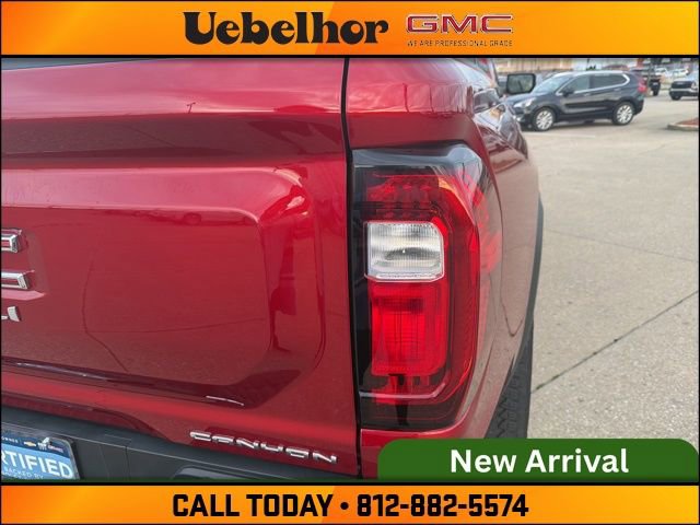 Used 2023 GMC Canyon Denali image 9