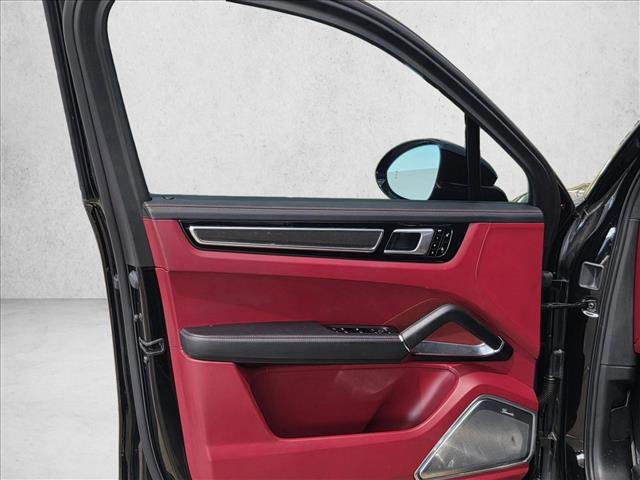 Used 2019 Porsche Cayenne Turbo image 11