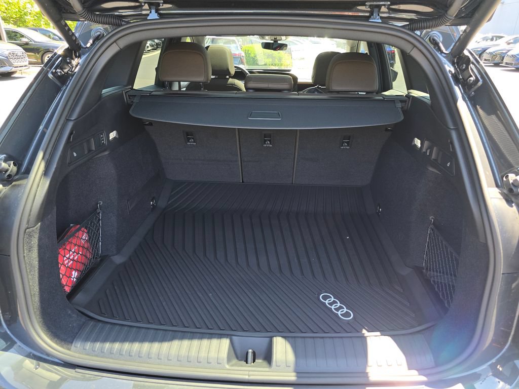 New 2027 Audi Q6 e-tron Prestige AWD/4WD image 12