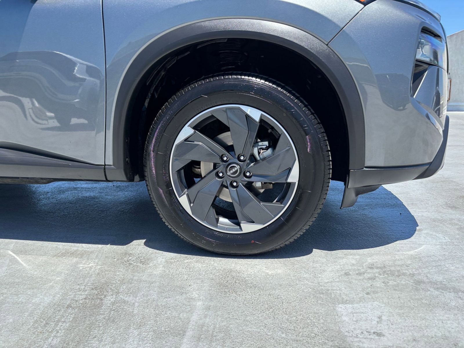 Used 2024 Nissan Rogue SV FWD image 33