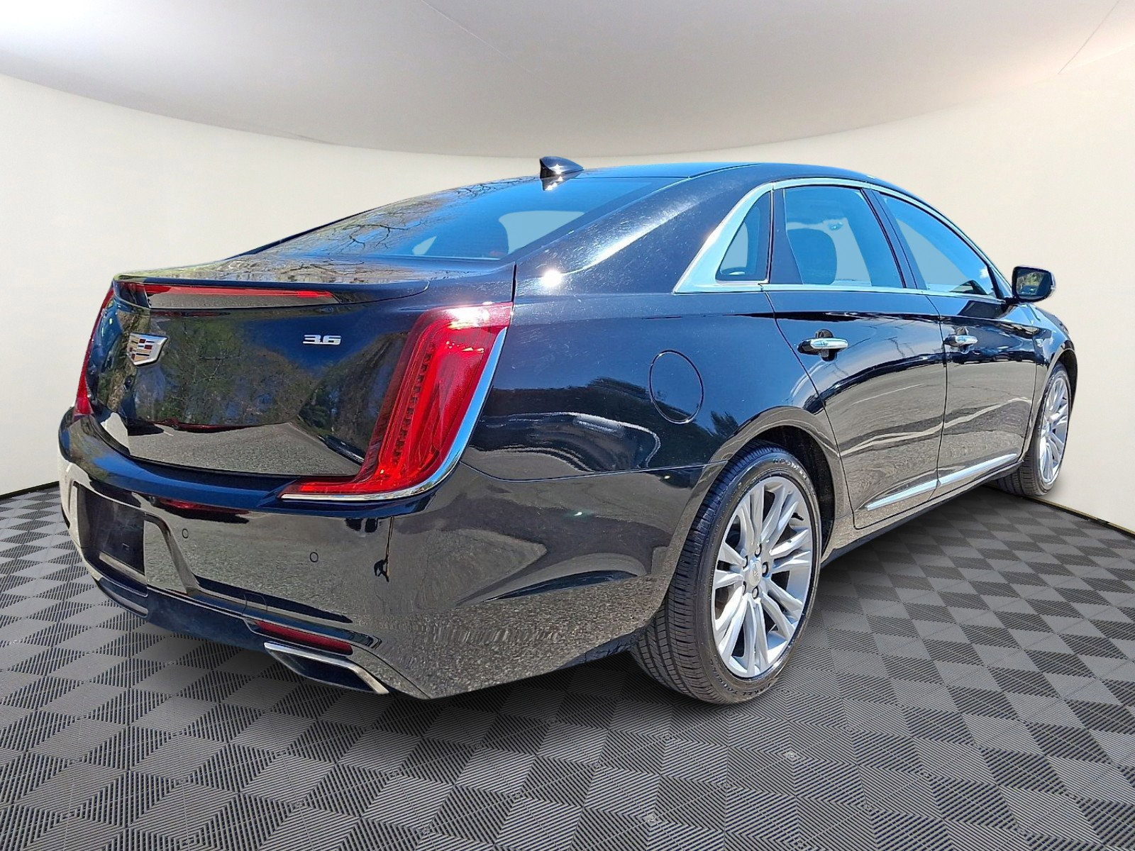 Used 2019 Cadillac XTS Luxury image 6