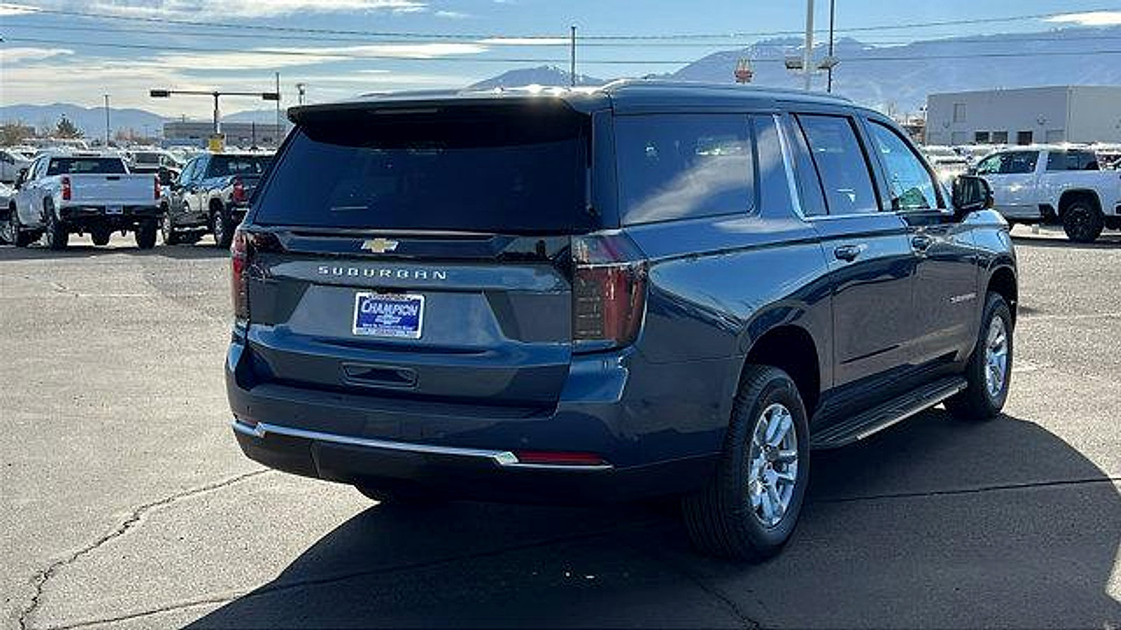 New 2026 Chevrolet Suburban LS image 5