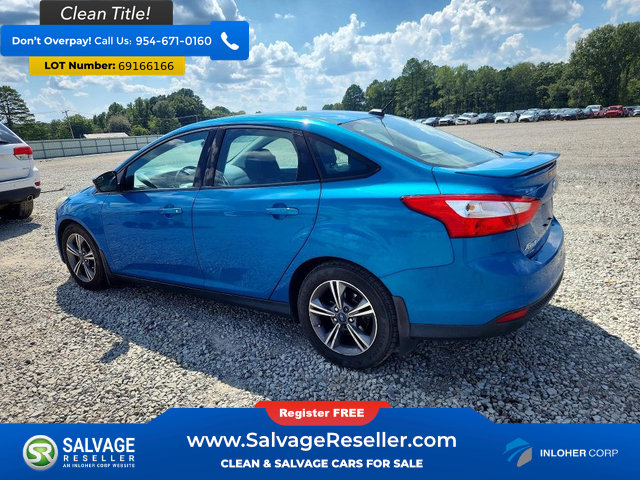 Used 2014 Ford Focus SE w/ SE Sport Package FWD image 3