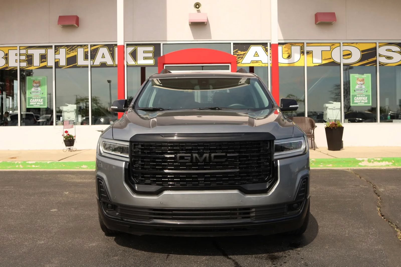 Used 2021 GMC Acadia SLE w/ Driver Convenience Package AWD/4WD image 2