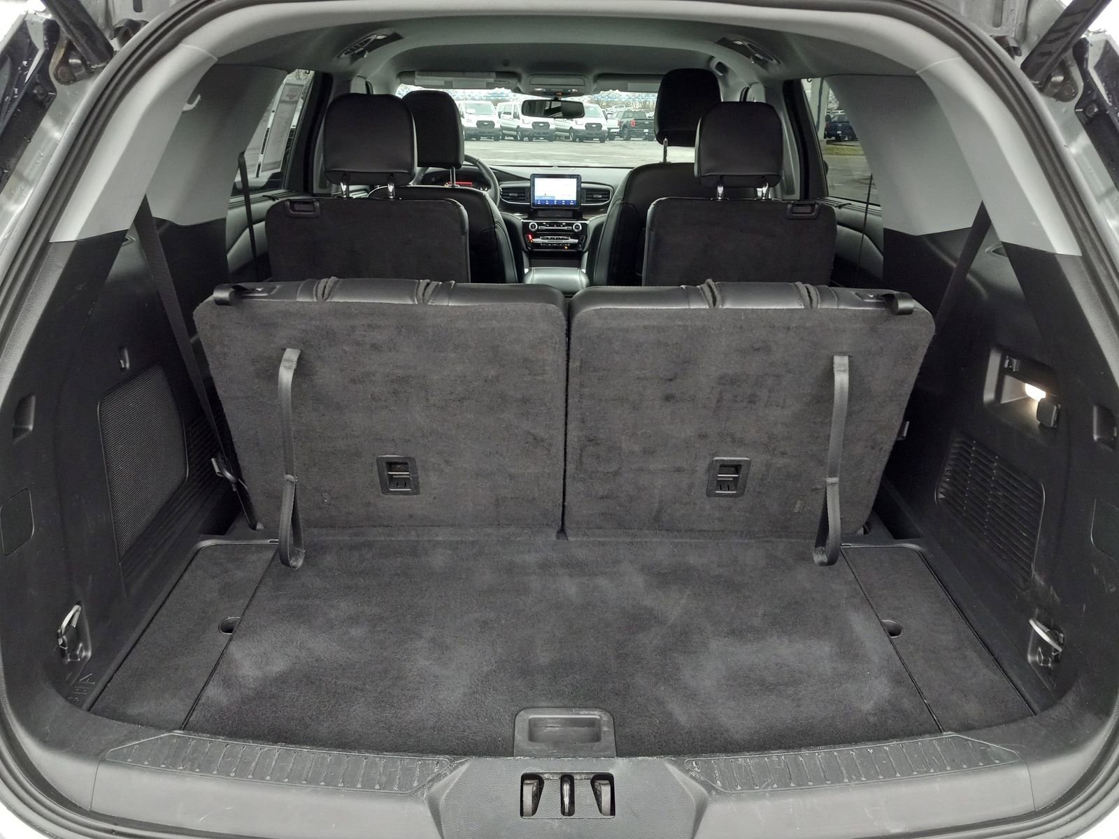 Used 2023 Ford Explorer Limited image 12