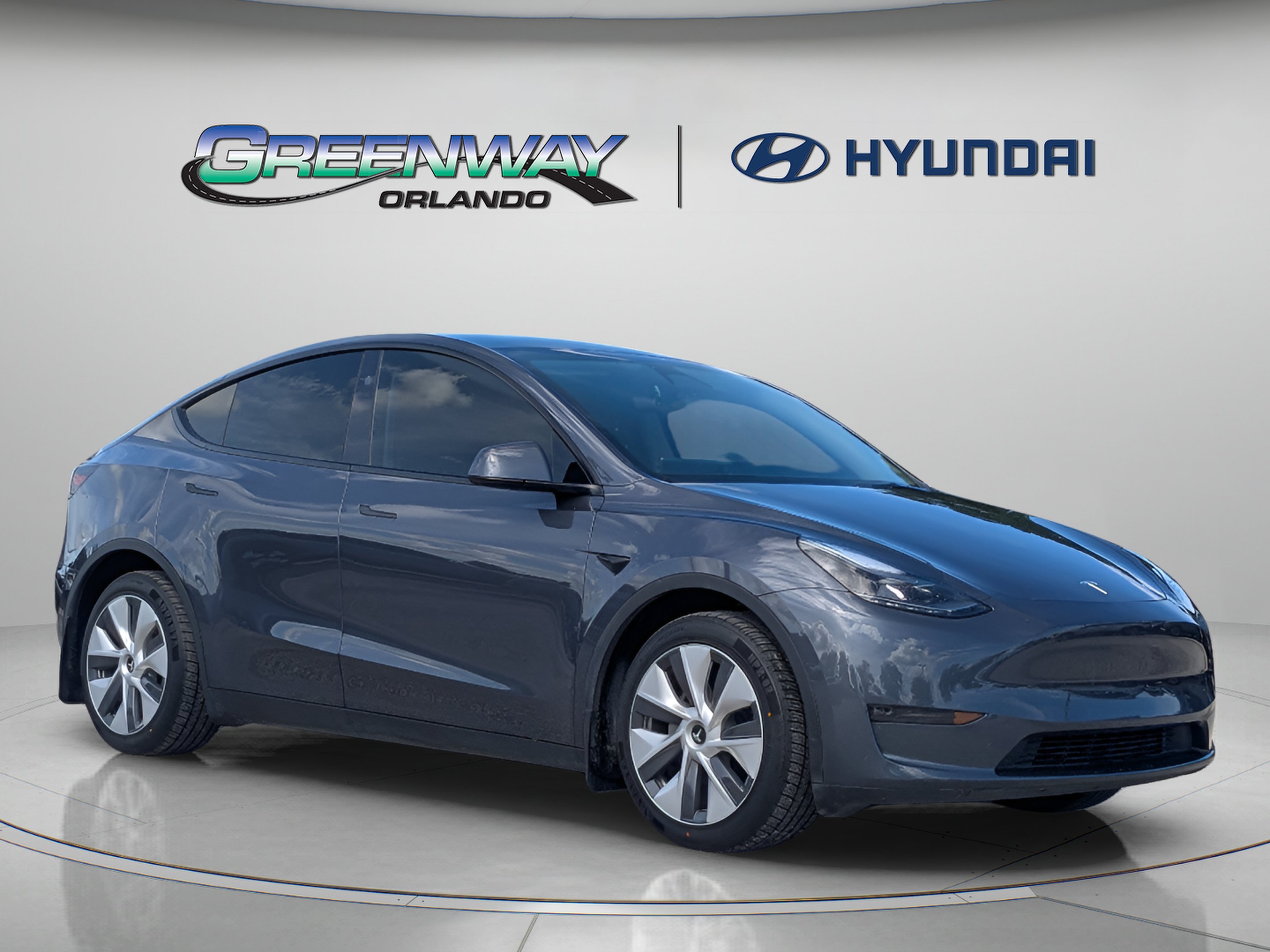 Used 2023 Tesla Model Y Long Range AWD/4WD image 2